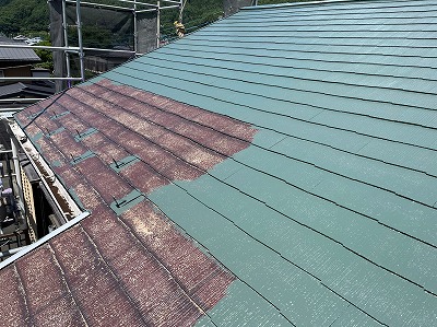 富士河口湖　屋根塗装　スレート屋根　中塗り